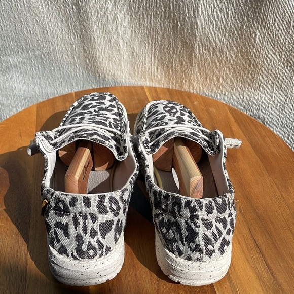 Hey Dude Women’s Wendy Woven Slip On Cheetah Grey Size 7 - Picture 5 of 9